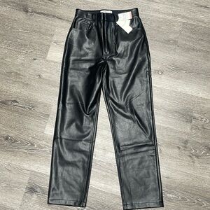 Abercrombie & Fitch - The Ankle Straight - Ultra High Rise - 26/2R